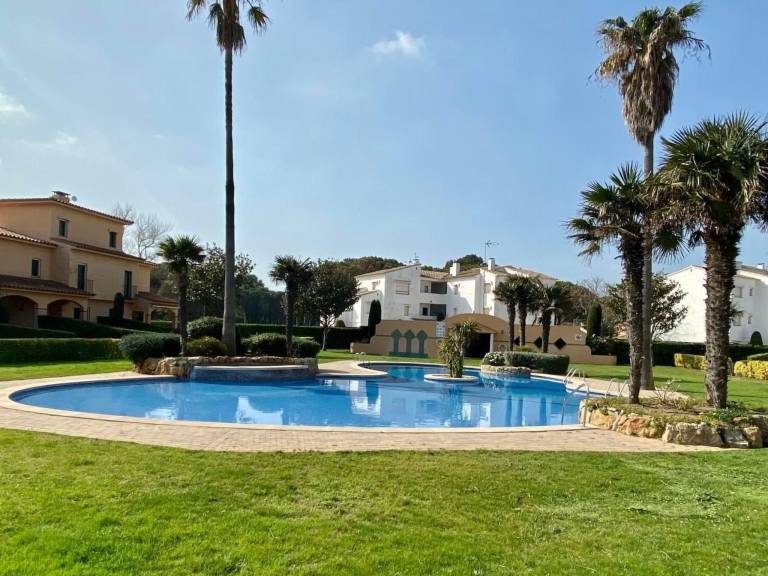 Holiday apartment with garden, patio & pool | Nature view — photo 3