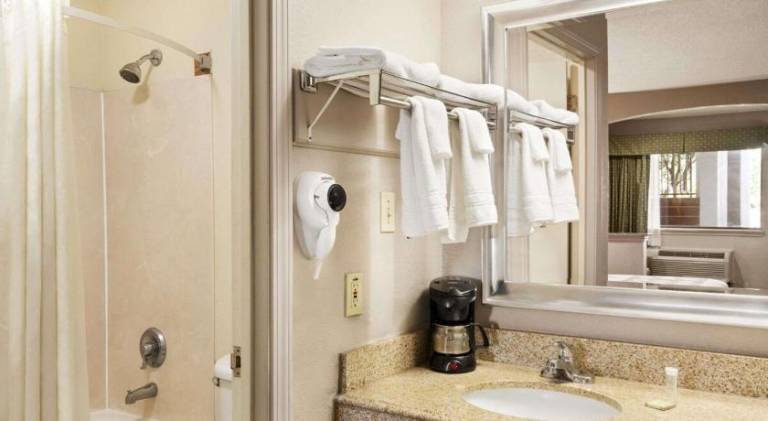 Staywell Suites — photo 5
