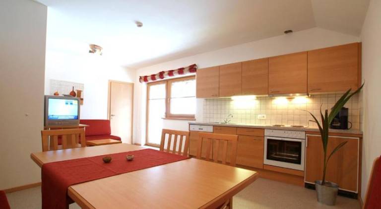 Serviced apartment with yard, barbecue & sauna — photo 2