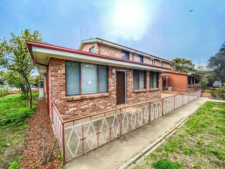 House Canberra Central