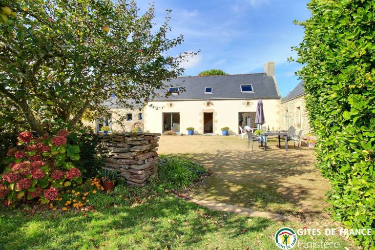 Gite with yard, patio & barbeque | Pet-friendly — photo 3