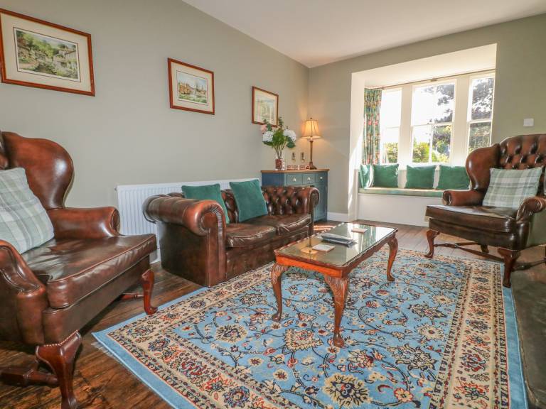 Family-oriented cottage with yard | Pets are welcome — photo 5