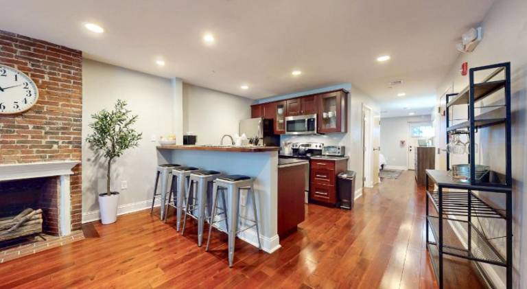 Roomy 1-bedroom - Faneuil Hall and Quincy Market — photo 4