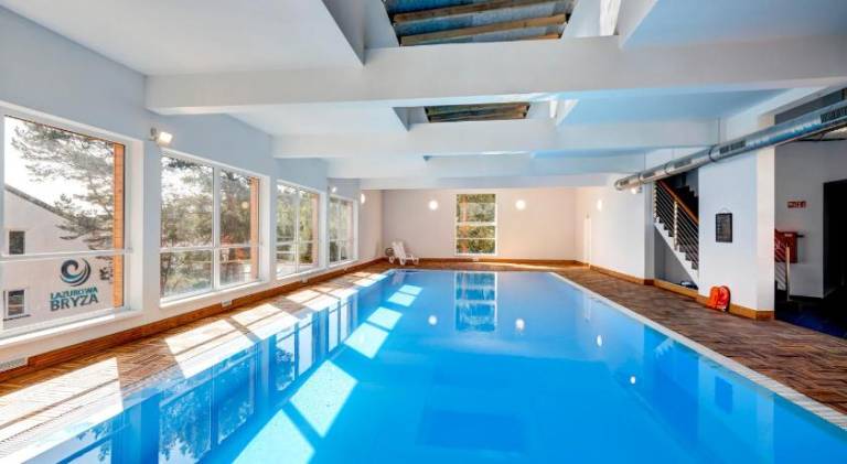 Holiday apartment with garden, pool & patio — photo 2