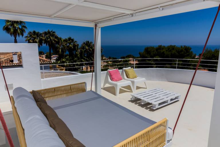 Villa with yard, private pool & terrace — photo 2