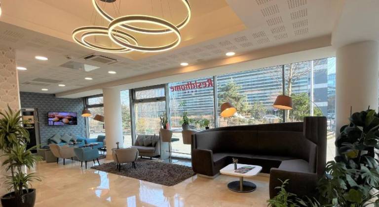 Serviced apartment for 127 persons in Clamart