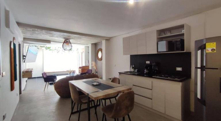 House with jacuzzi, BBQ & garden | Close to Lleras Park — photo 3