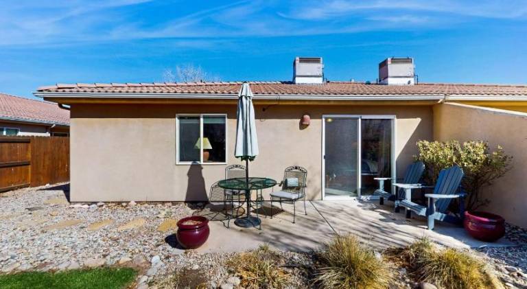 House with pool | Pet-friendly — photo 5