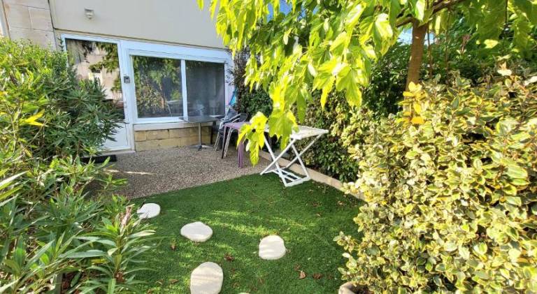 Beautiful apartment with patio | Pets allowed in Saintes