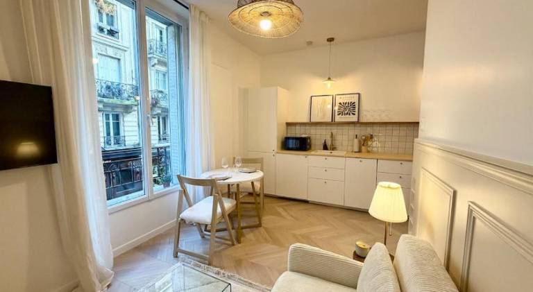 L Escapade du 9ᵉ Appartement elegant et confortable au cœur de Paris in Aubervilliers