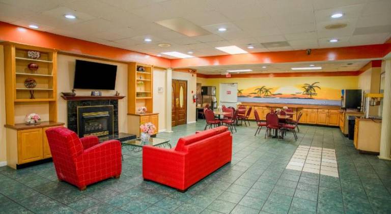 OYO hotel Greensboro east I 40 — photo 2