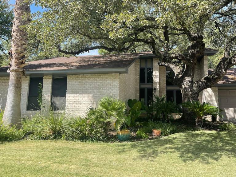House  Hill Country Village