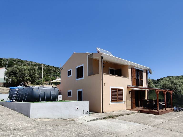 Fully equipped lovely vacation home with terrace & yard | Dogs allowed — photo 4