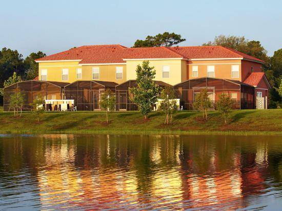 Resort Emerald Island