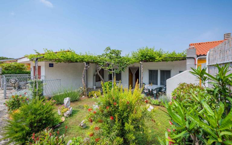 Holiday apartment with sea view — photo 5
