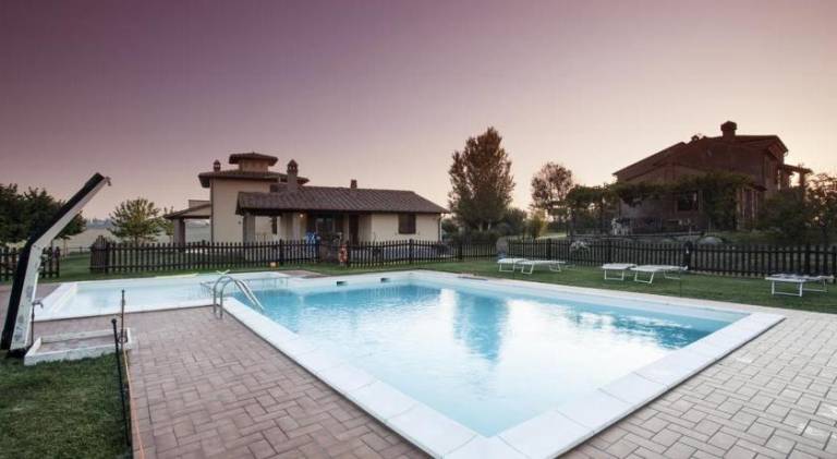 Vacation home with pool | Pets are welcome — photo 3