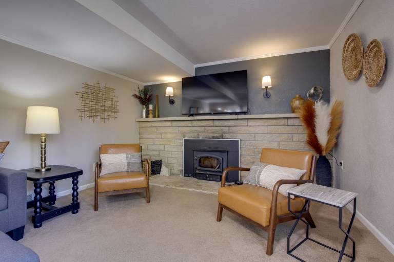 2 Mi to Downtown: 4BR Country Home Near K-State — photo 4
