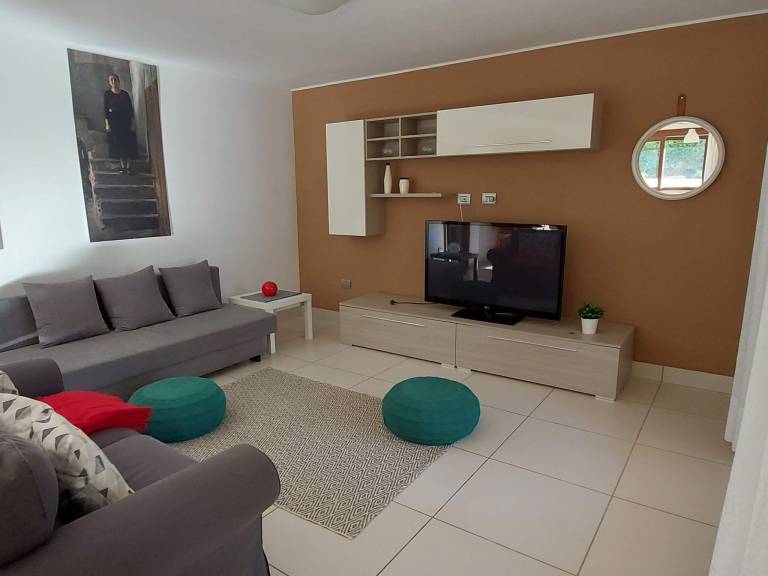 Rental apartment with pool, patio & garden — photo 2