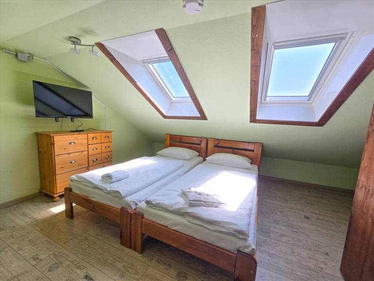 Komfortplus Ferienwohnung mit 1 Schlafzimmer und Balkon im Dachgeschoss — photo 5