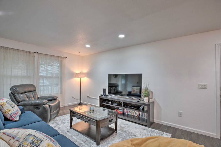 Pet-Friendly PNW Home, 1 Mi to Rockaway Beach — photo 5
