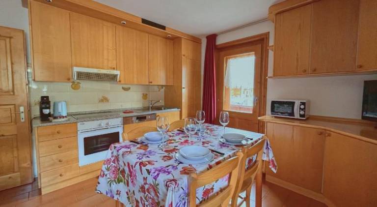Holiday apartment with 2 rooms for 5 persons — photo 2