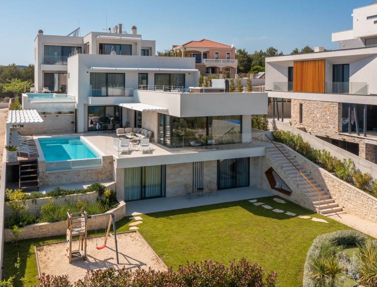 Wonderful villa with sauna, patio & barbeque | Pool view | Close to the beach | Pet-friendly — photo 4