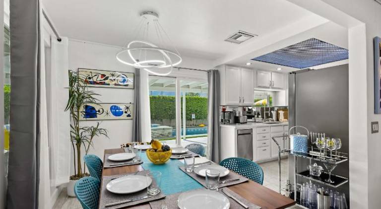 Fully equipped house with jacuzzi, yard & private pool | Perfect for remote work | Dogs allowed — photo 4