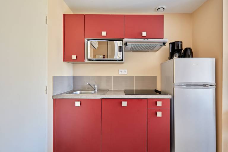Child-friendly lovely studio with pool & patio | Close to the beach | Pet-friendly — photo 3