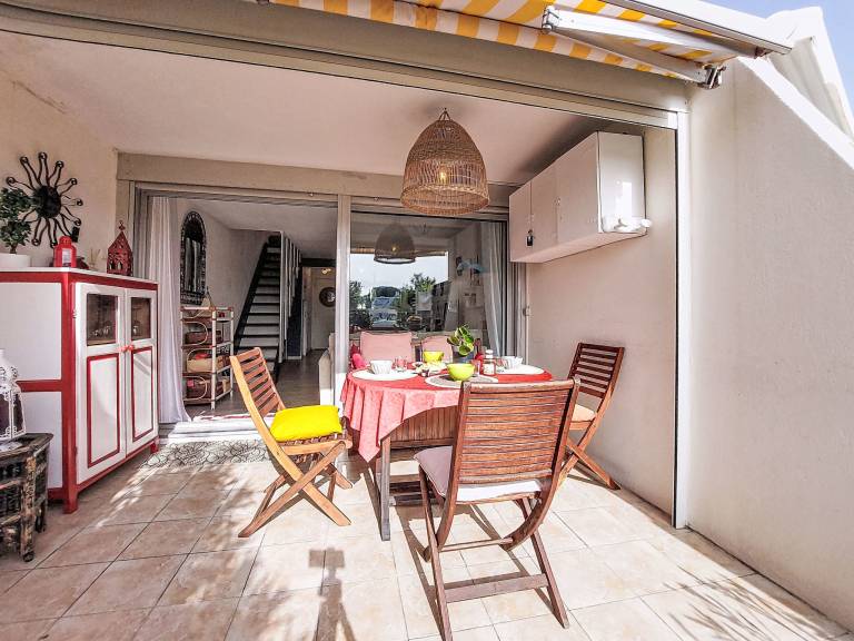 House with patio & garden — photo 5