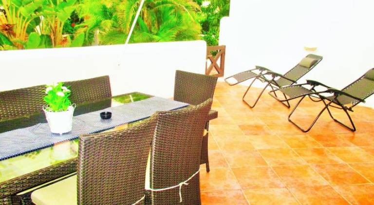 Holiday apartment with pool — photo 4