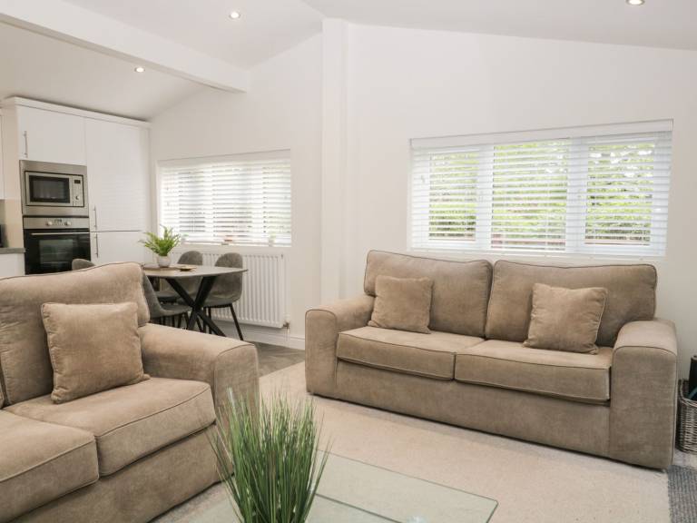 Children-friendly cottage with pool, garden & sauna | Beach view | Pets are welcome — photo 5