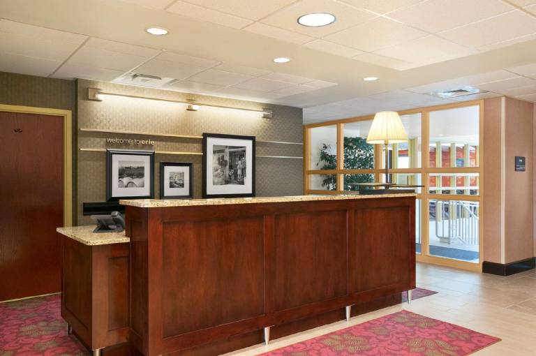 Hampton Inn Erie-South — photo 5