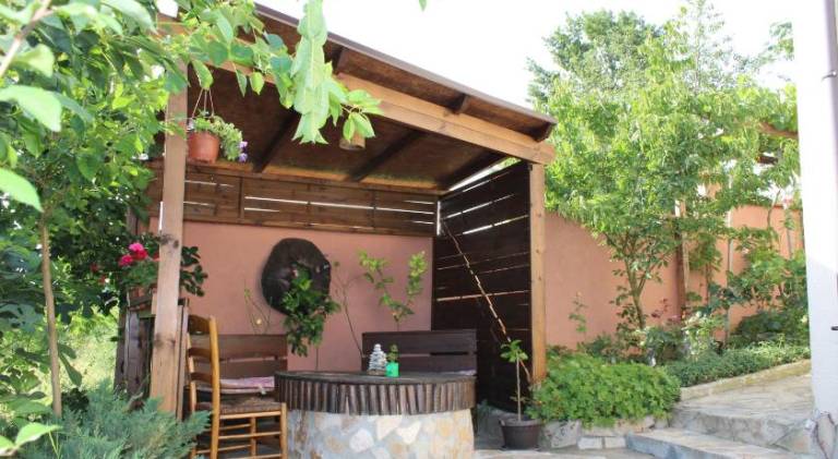 House with hot tub & pool — photo 5