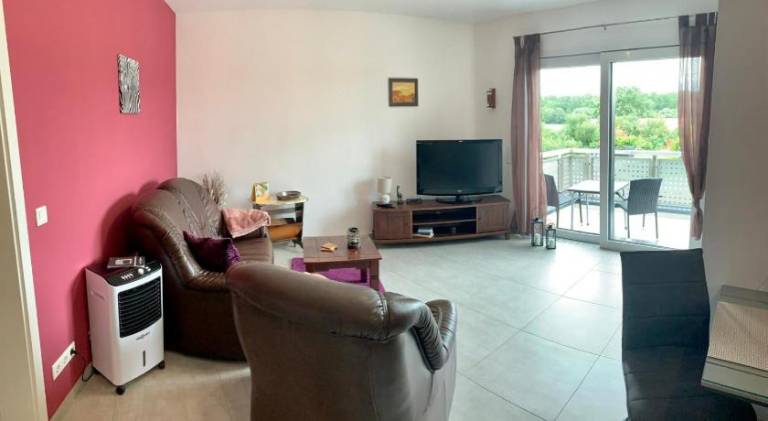 Rental apartment with terrace — photo 2