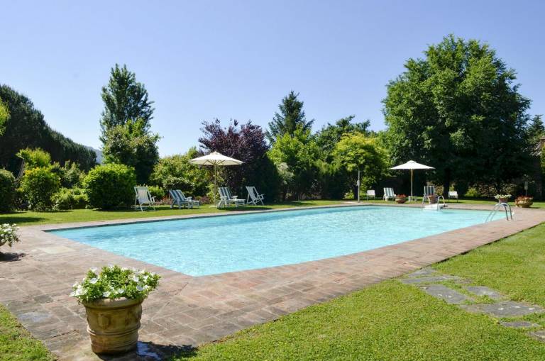 Children-friendly resort with pool & yard | Pets are welcome in Cortona