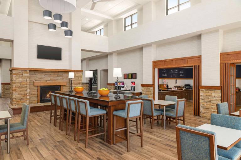 Hampton Inn & Suites Springfield — photo 4