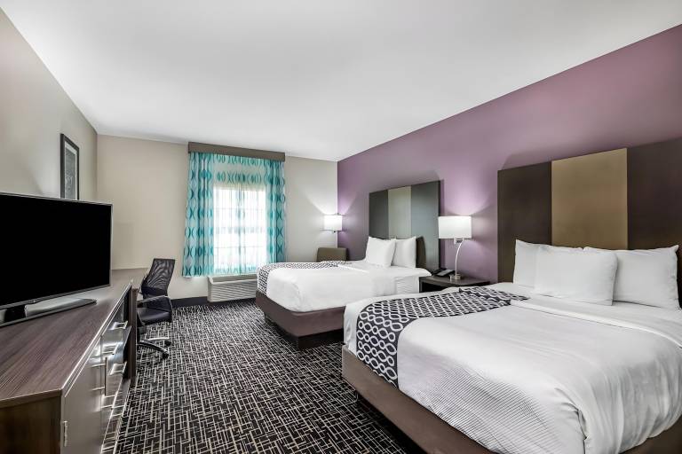 Comfort Inn & Suites — photo 2