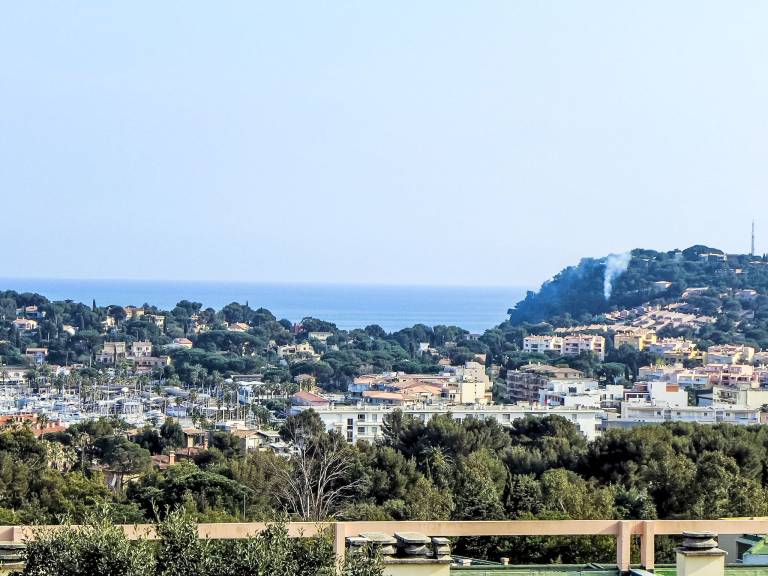 Holiday apartment with patio | Sea view — photo 2