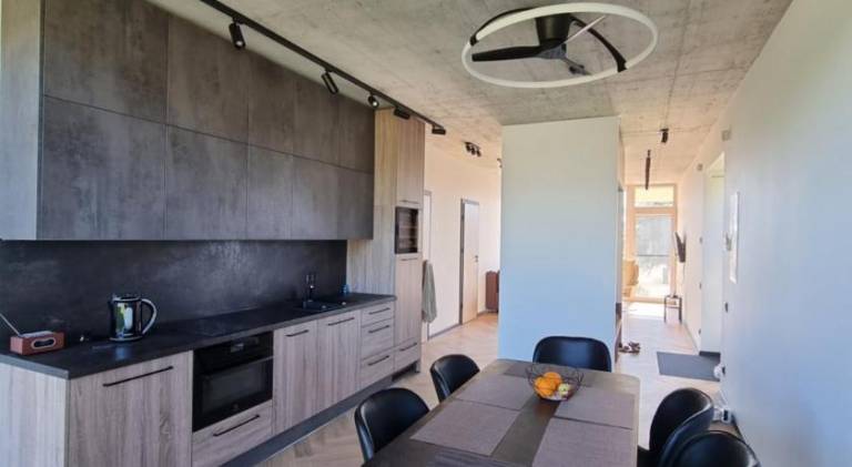 Apartment with patio & barbeque — photo 3
