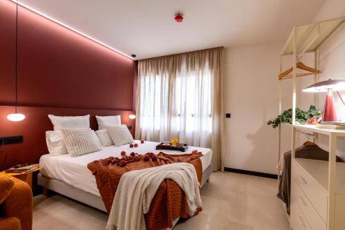 Lovely serviced apartment with terrace | Next to Alcázar of Jerez de la Frontera | Pets are welcome in Jerez de la Frontera