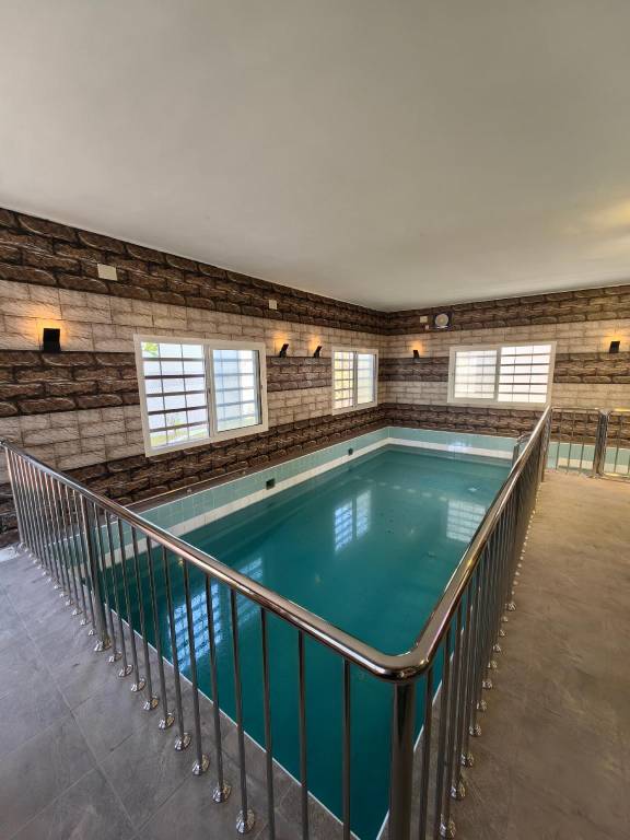 Villa with pool & yard | Water view | Pet-friendly — photo 5