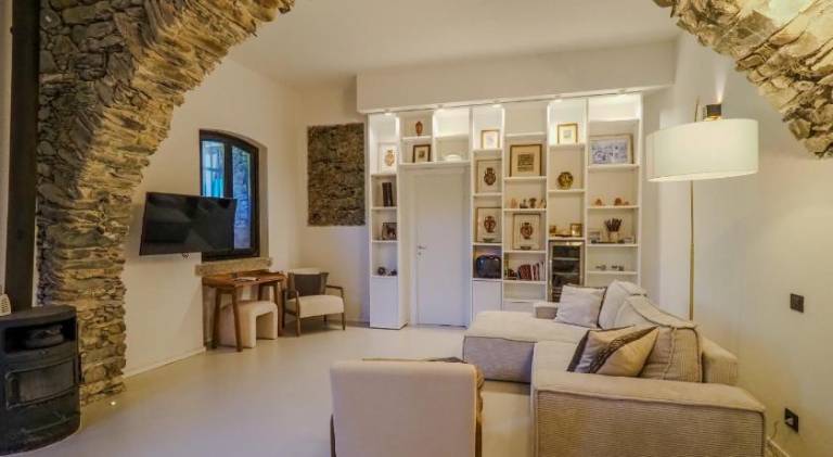 Beautiful villa with jacuzzi | Pets are welcome — photo 4