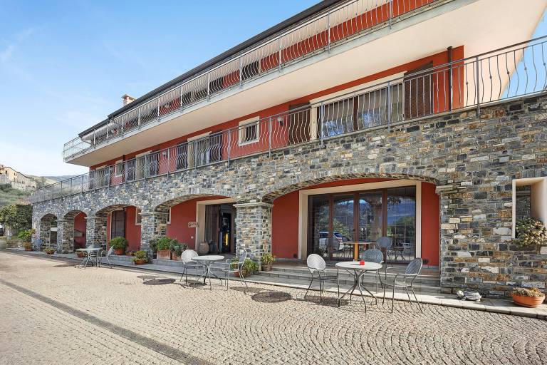 Holiday apartment with garden & terrace | Garden view in Laigueglia