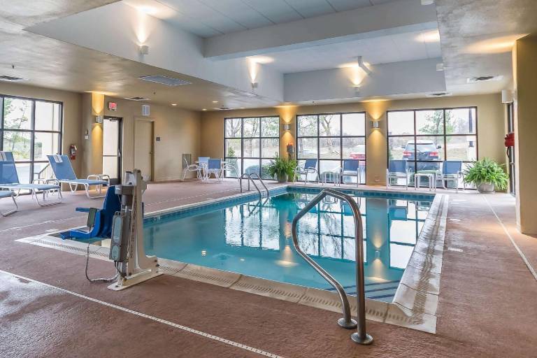 Comfort Inn & Suites Lexington - Hamburg I-75 — photo 3