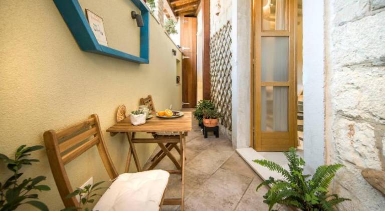 Apartment with pool & patio | Next to Diocletian's Palace | Dogs allowed — photo 3