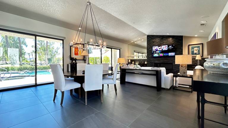 “Luxe Living”: Modern elegance, top-tier amenities, and stunning views, managed by Greenday! — photo 2