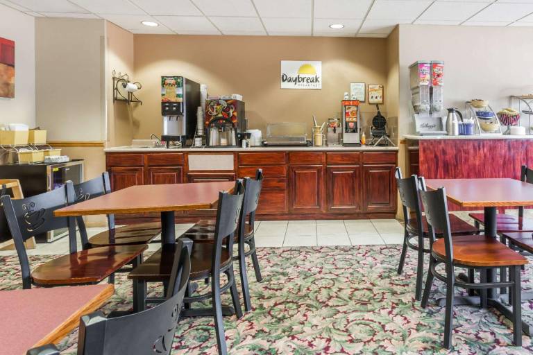 Quality Inn & Suites McCook — photo 4