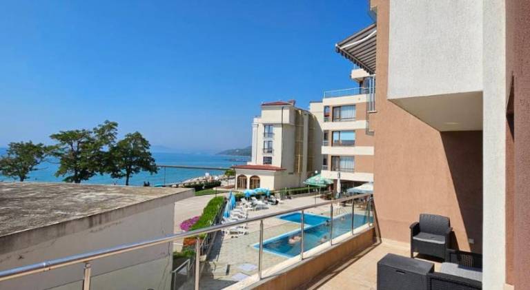Big apartment with terrace, private pool & garden | Dogs allowed — photo 3