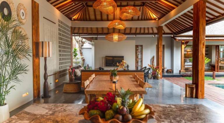 Villa with pool — photo 5