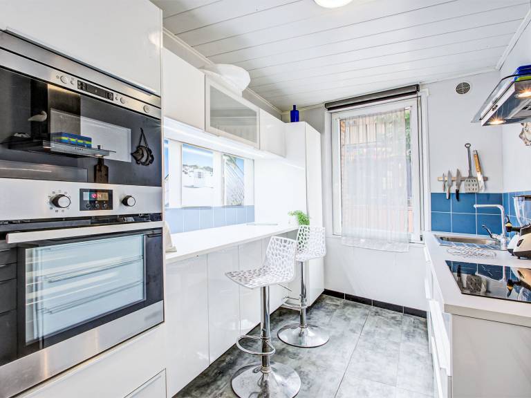 Vacation home with terrace & barbecue — photo 4